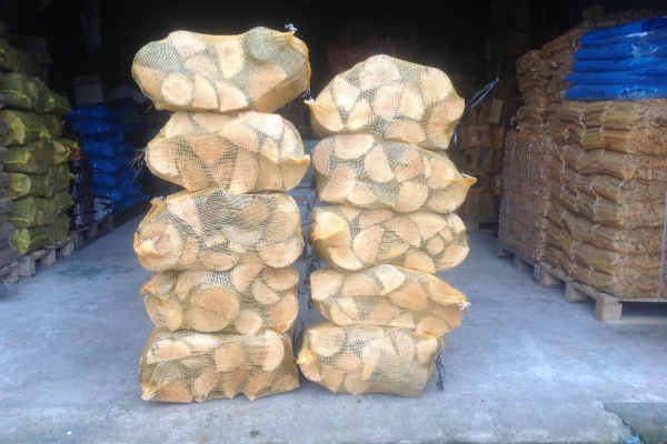 Soft Wood Netted Logs